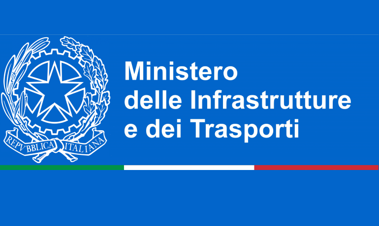 Logo-Mit-stellone-Bianco-sfondo-blu-bandiera-scritta-bianca-1-770x460